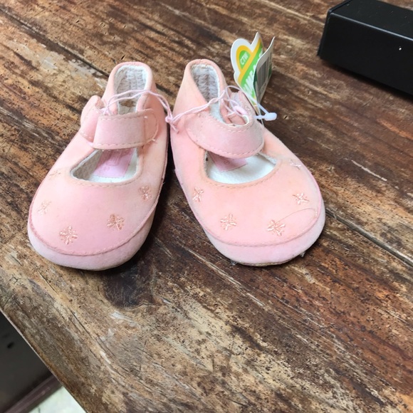 HUGS AND KISSES TODDLER SHOES - Picture 3 of 6